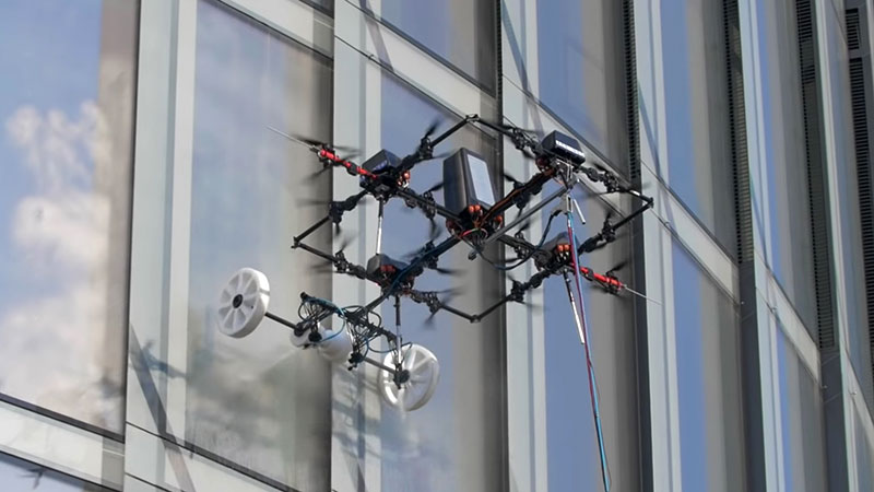 drones-laveurs-de-vitres